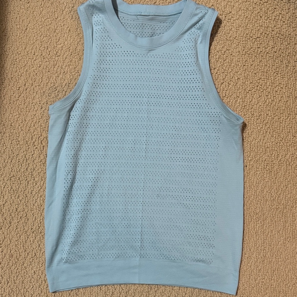 Relaxed breeze tank 
Size 6